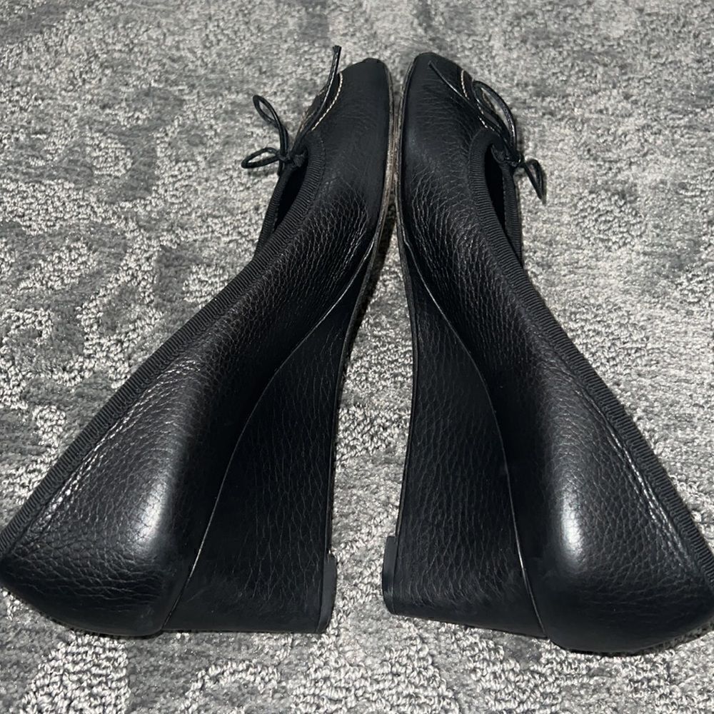 •Gucci•  ​ - Picture 7 of 10